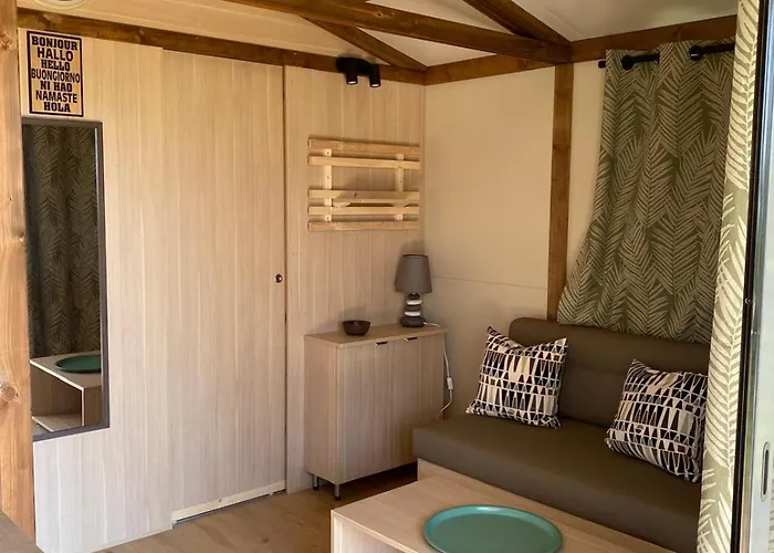 Ri-veu Corse Dans Marina Di مكان تخييم